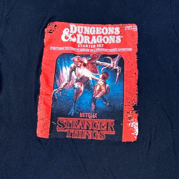 Netflix Stranger Things Shirt Men's Medium Crew Neck Blue-ish Black D&D Graphic - Picture 8 of 8